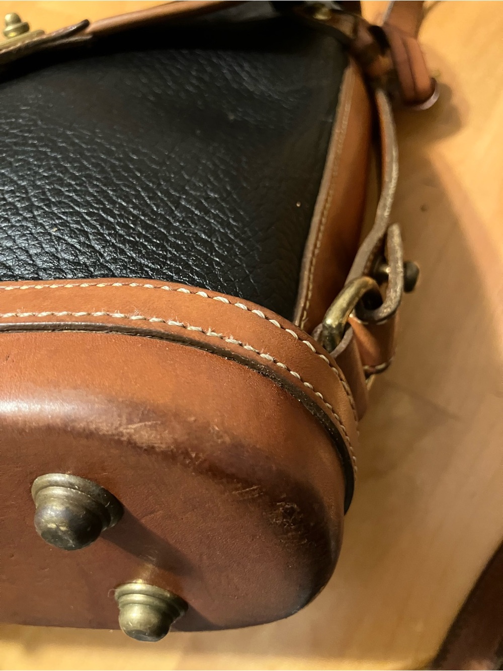 Vintage Dooney and Bourke Large R7 Spectator Crossbody Cavalry Bag - Picture 12 of 16
